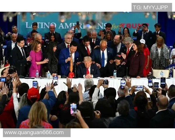 众多足球明星因言论引发争议引爆辱华风波引发社会广泛关注与讨论