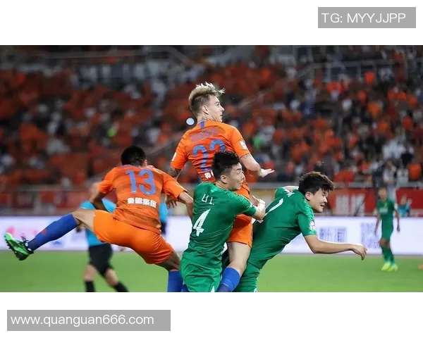 足球明星是否已经来到青岛进行友谊赛引发球迷热议